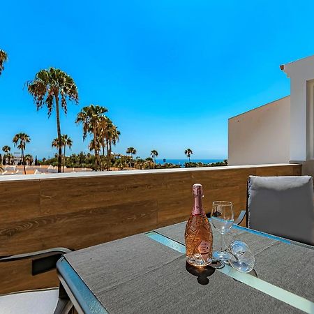 Apart Luxury Apartment In Island Village. 아데제 외부 사진