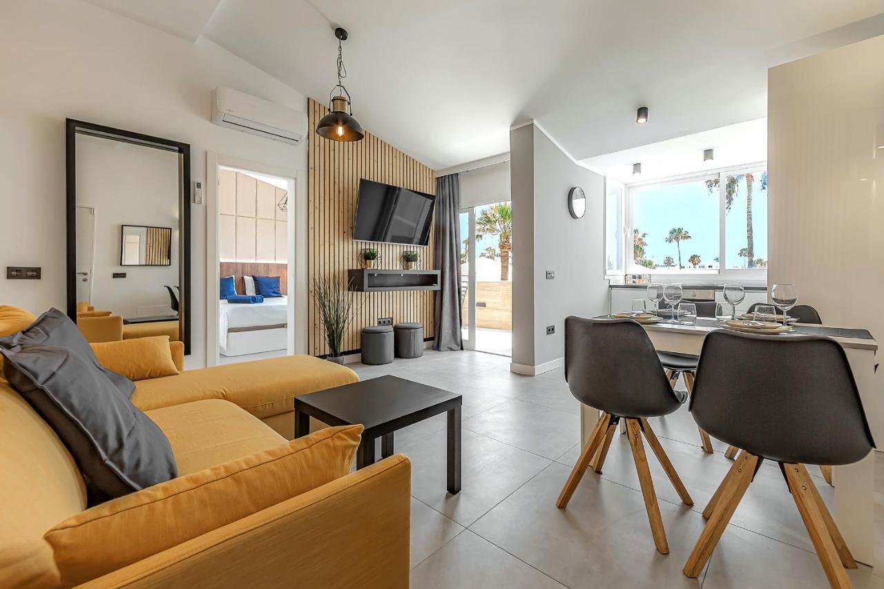 Apart Luxury Apartment In Island Village. 아데제 외부 사진