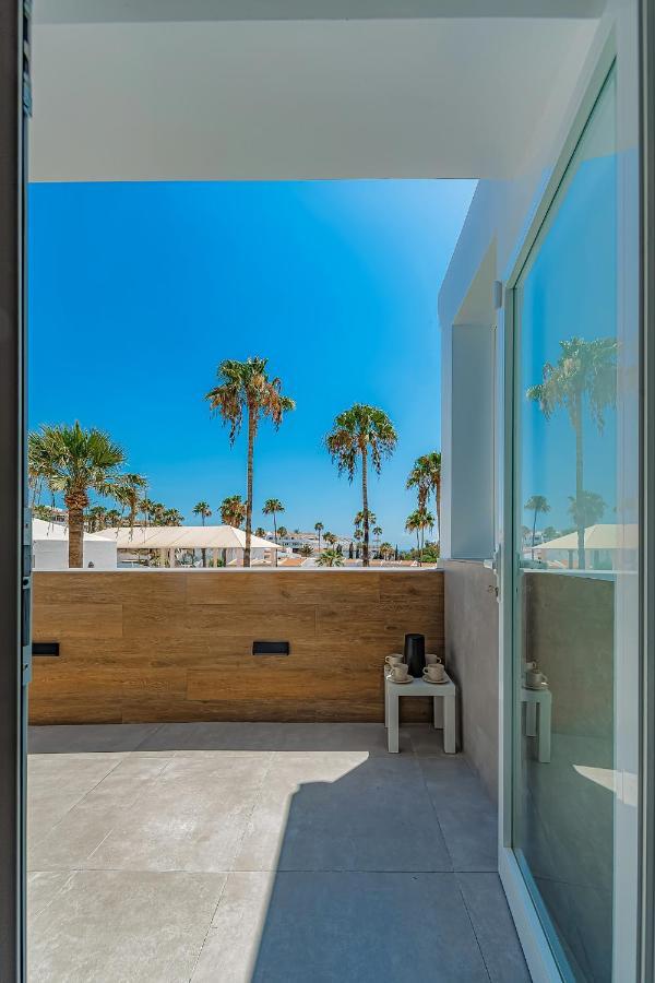 Apart Luxury Apartment In Island Village. 아데제 외부 사진