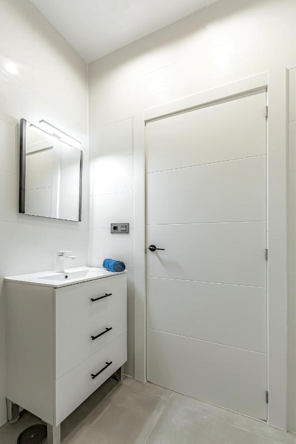 Apart Luxury Apartment In Island Village. 아데제 외부 사진