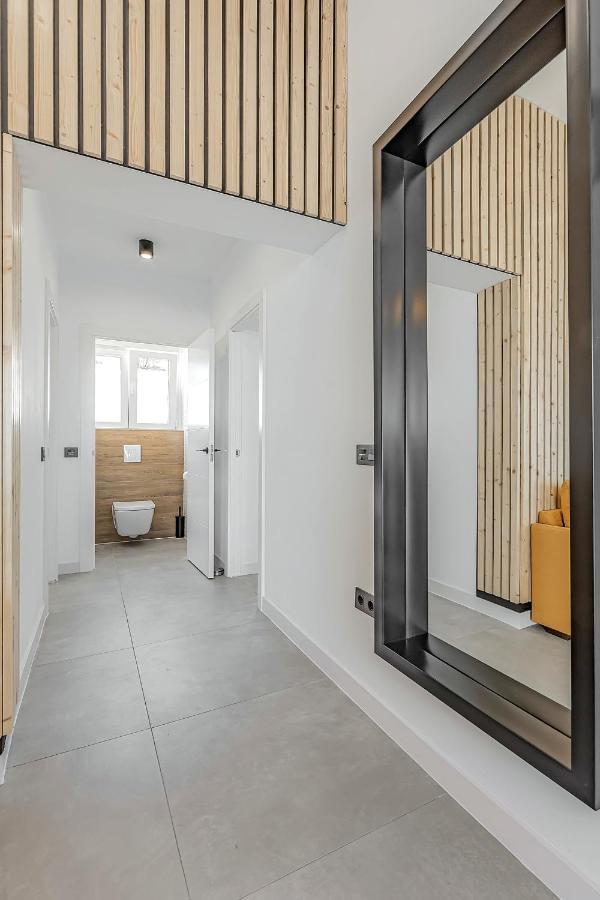 Apart Luxury Apartment In Island Village. 아데제 외부 사진