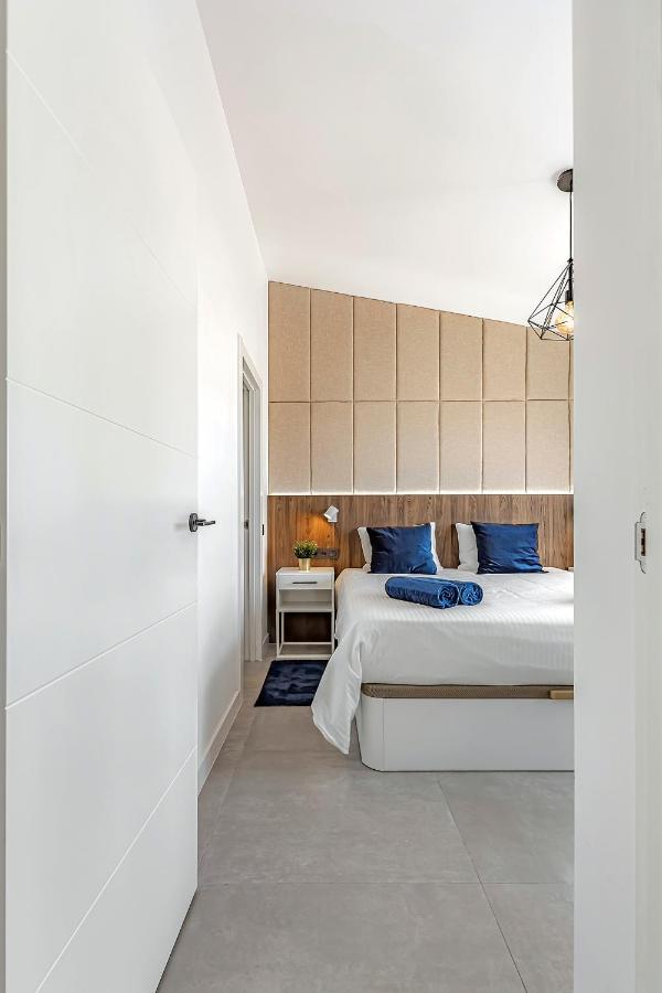 Apart Luxury Apartment In Island Village. 아데제 외부 사진