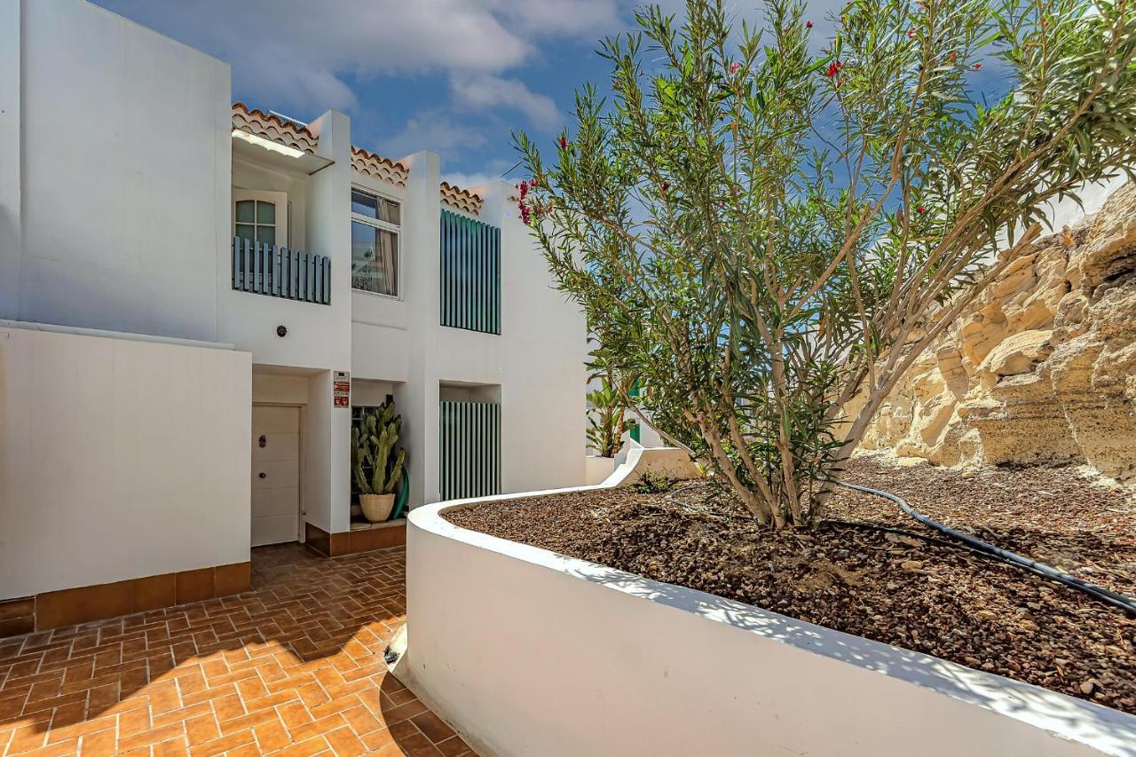 Apart Luxury Apartment In Island Village. 아데제 외부 사진